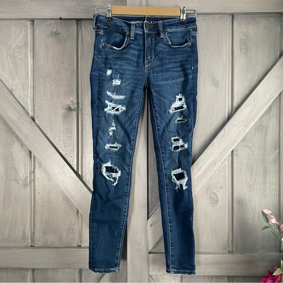 American Eagle Next Level Stretch Jegging Size 2‎ Short distressed with lining - Picture 1 of 7